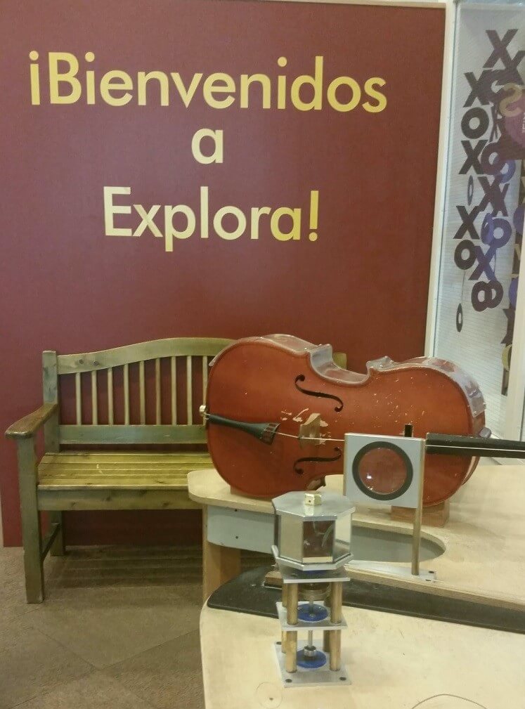 A sign reading “Bienvenidos a Explora!” (Welcome to Explora!) is seen on the walls at Explora, an interactive science museum located in Old Town. Photo by Mariah Rimmer/NMNP
