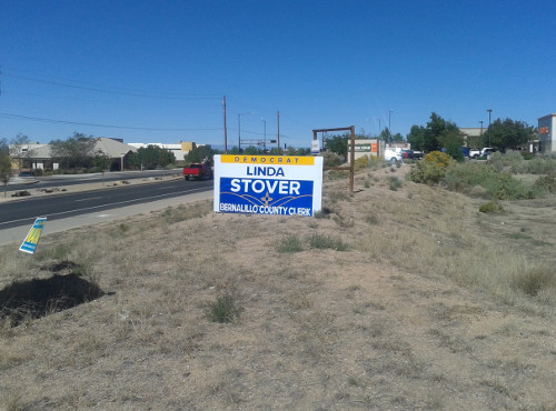 A campaign sign for Linda Stover on Wyoming Blvd. and Paseo Del Norte. Stover is an opponent of Voter ID laws. Photo by Angela Shen / NM News Port