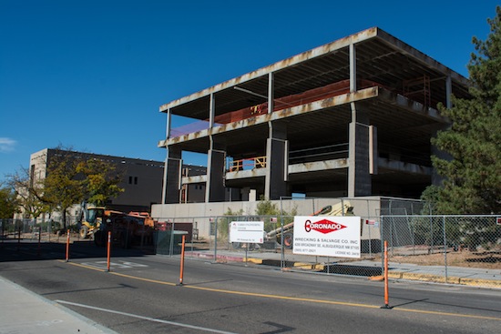 Farris Engineering Center renovation began July 8, 2016 blocking off sidewalks along Redondo Drive. Funds for this construction came from General Obligation Bonds that were approved in 2014. Photo by Katherine Jennings/NM News Port